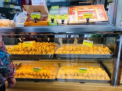 面包甜点陈列柜-鲍师傅糕点(江苏路店)