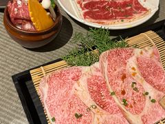 -山川小町·极番烧肉(新地假日广场店)