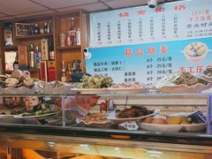 面包甜点陈列柜-正宗天津烧麦馆(柳州路店)