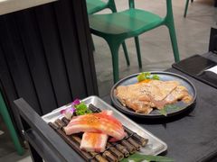 -山野的朋友露营炭火烤肉