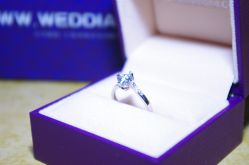 钻石透光度不错哟~闪光灯打的很透-威德钻石-克拉钻大本营(南京东路店)