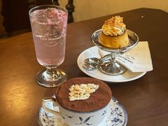 -Café Monson