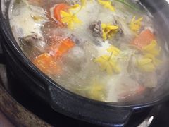 红萝卜马蹄粉葛乳鸽锅-时利和美食(东方广场店)