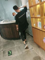 -时尚殿堂明星门店