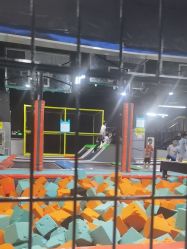 -蹦贝运动中心·蹦床·攀岩·闯关(龙岗店)