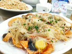 蒜蓉粉丝蒸扇贝-明记海鲜大排档(巽寮湾店)
