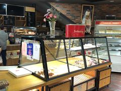 面包甜点陈列柜-上海中医药大学-食堂