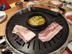 -江南猪肉商会无限续吃(弘大店)