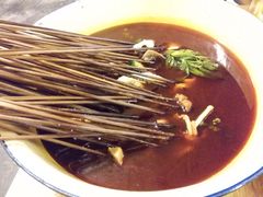 -拈签一笑黄牛肉辣卤串串