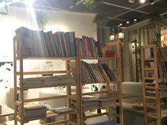 面包甜点陈列柜-小时光咖啡馆(开森度假森林店)