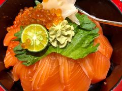 三文鱼盖饭-吟松日式料理(莘庄店)
