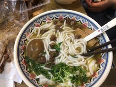 -鑫花溪牛肉米粉(人民广场店)