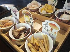 -菌自由丨野生菌火锅特色庭院餐厅(丽江古城店)