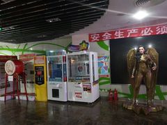 -天幕新彩云国际影城(激光巨幕店)