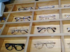 -豪门视光·星趣控·蔡司依视路眼镜代理商(中央大街店)