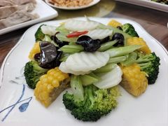 -伊源鼎盛餐饮服务有限公司