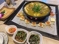 -哈吱喂丽江火塘·牦牛火锅(五一街店)