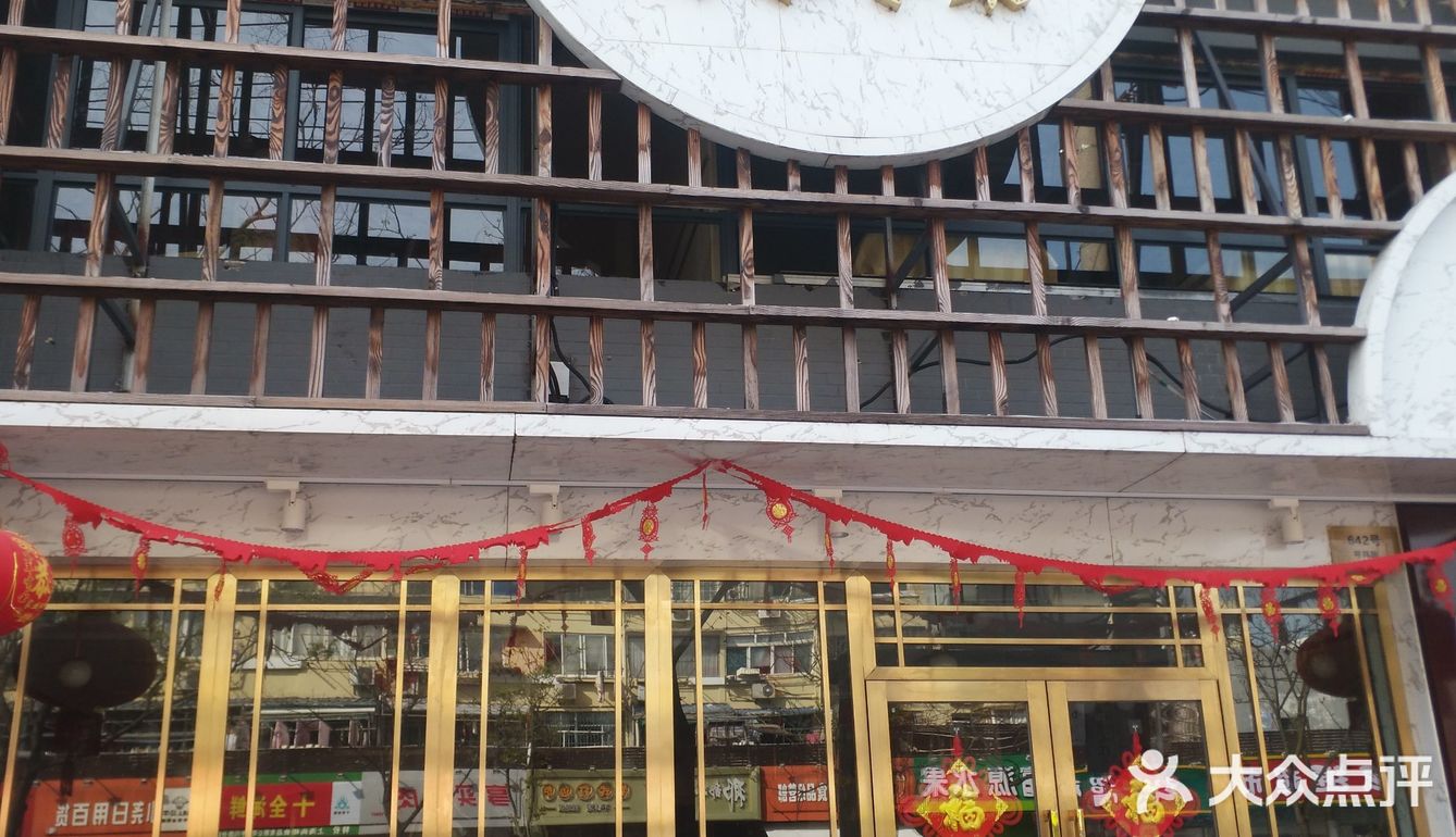 店里主打的是性价比,因此菜价都不高