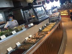 自助取餐区-荣誉国际酒店-云顶旋转餐厅