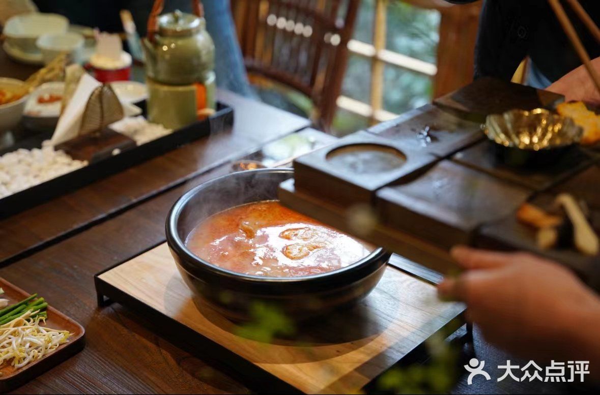 四方食事，不过一碗人间烟火
