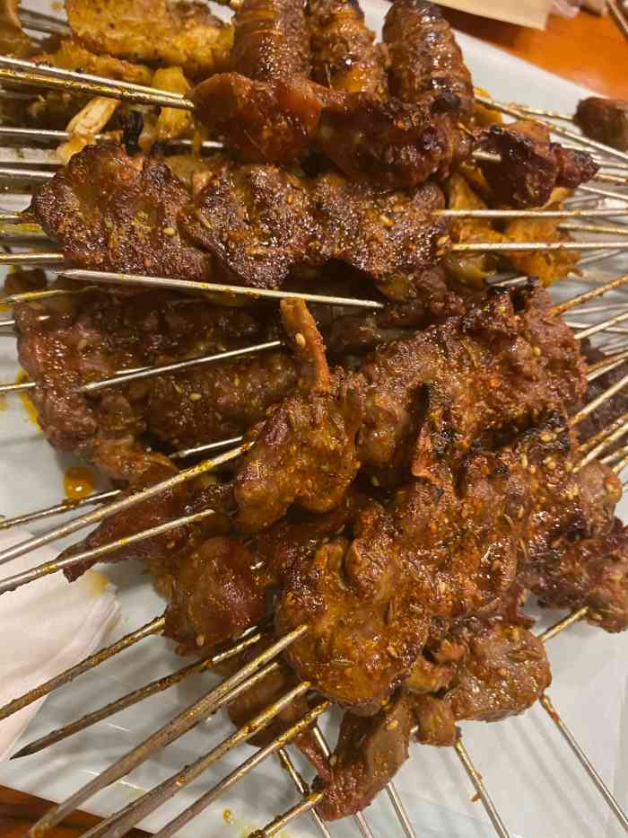 小状元烧烤(辉南街店)-"猪手特色,每次必点!生蚝特价还不错,鸡汤.