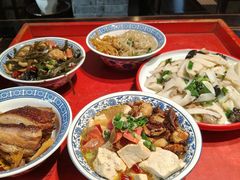 -蓝田九大碗民俗食府(蓝田店)