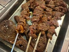 -顶峰夜宴·龙虾烧烤大排档(九江学院店)