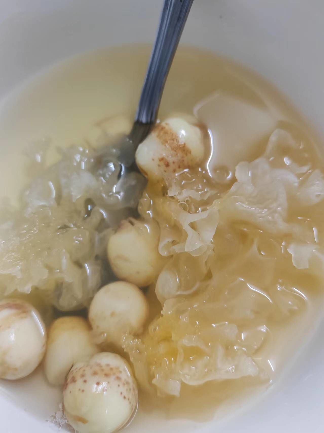 莲子银耳糖水,冬天必备甜品