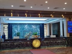 -迈豪国际酒店-百老汇旋转西餐厅