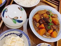 苹果红酒烩牛腩-肥朵食堂(带梦胡同店)