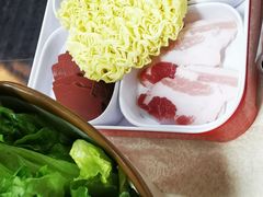 -猪三哥肥肠鸡川菜小炒