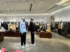 -URBAN REVIVO(上海中庚漫游城店)