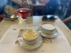 -Majestic Café