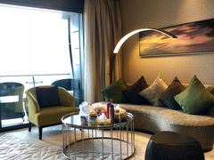 -上海滴水湖皇冠假日酒店