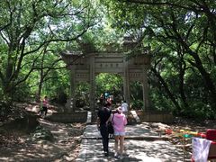 -灵岩山风景区