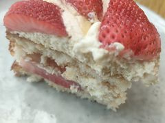 椰子草莓蛋糕-Wagas沃歌斯(环贸店)