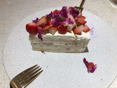 草莓乌龙千层蛋糕-Toris(LuOne凯德晶萃广场店)