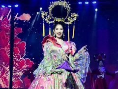 -金东尼人妖秀