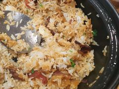 广式腊味煲仔饭-狐狸爱上椰子鸡(滨江星光大道店)