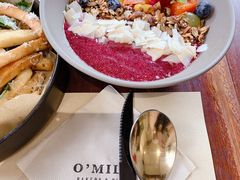 季节水果奇亚籽碗-O'mills Sourdough Bakery&Bistro(永嘉路店)