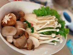 -左庭右院鲜牛肉火锅(浦江欢乐颂店)