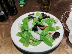 -东口码头·烧鸽子·鱼头泡饼·地方菜(金鹰悦城店)