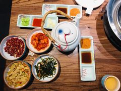 -明洞阿姨·韩式酱蟹烤肉·创意料理(三元桥店)