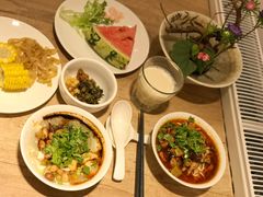 -乐领拈花溪·林涧食韵