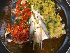 -阿瓦山寨·湘菜现炒·剁椒鱼头王(咸阳总店)
