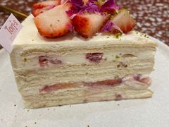草莓乌龙千层蛋糕-Toris(LuOne凯德晶萃广场店)