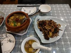 野生菌汽锅鸡-小厨子私房菜·云南美食店