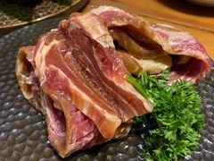 草家秘制牛小排-草家酱蟹炭火烤肉店(珲春南路一店)