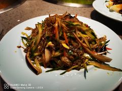 -山河屯铁锅炖(哈西站店)