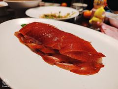 酥香嫩烤鸭-四季民福烤鸭店(外滩外白渡桥店)